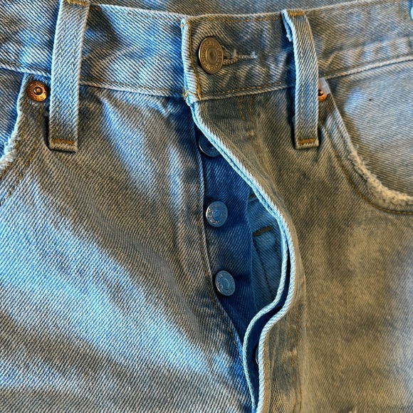 Levi’s 501 Denim Shorts - Picture 3 of 4